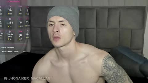 Snapshot of jhonny_macallan chatting on 09-12-25, 01:28 Jhonaiker online show from 09-12-25, 01:28