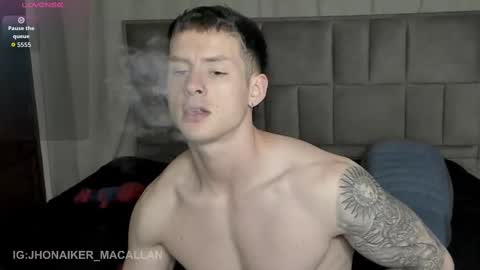 Snapshot of jhonny_macallan chatting on 09-23-25, 01:30 Jhonaiker online show from 09-23-25, 01:30