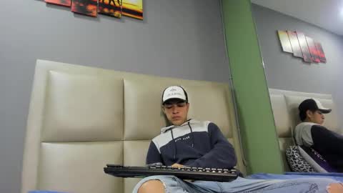 Jhonny online show from 10-18-25, 01:45