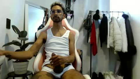 Snapshot of jhonsonvlatino chatting on 06-13-26, 03:32 jhonsonvlatino online show from 06-13-26, 03:32