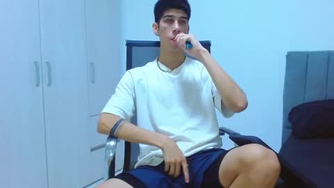 Snapshot of jhony_sex3 chatting on 09-18-25, 03:08 jhony_sex3 online show from 09-18-25, 03:08