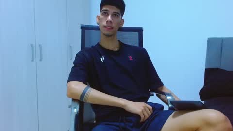 Snapshot of jhony_sex3 chatting on 09-25-25, 06:39 jhony_sex3 online show from 09-25-25, 06:39