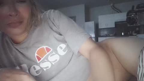 Snapshot of jhopeftw chatting on 10-07-25, 10:56 Anya online show from 10-07-25, 10:56