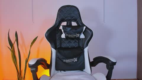 Snapshot of jhors_silv chatting on 11-02-25, 05:48 Jhors online show from 11-02-25, 05:48