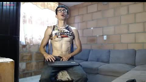jhosuamoore2 online show from 04-30-26, 01:28