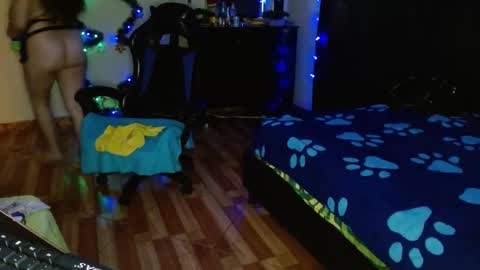 Jhulia online show from 12-18-24, 10:24