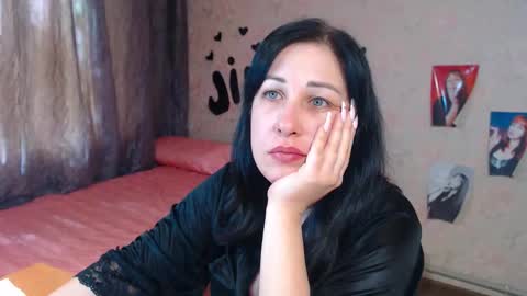 Snapshot of jill_stevens chatting on 10-21-25, 09:43 Jill online show from 10-21-25, 09:43