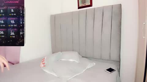 Snapshot of jimenna__ chatting on 01-05-25, 04:27 jimenna online show from 01-05-25, 04:27