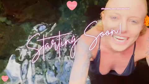 Snapshot of jinxy_loves chatting on 11-09-25, 10:19 jinxy loves online show from 11-09-25, 10:19