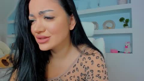 Snapshot of jisselle chatting on 10-08-25, 07:06 Juliee online show from 10-08-25, 07:06