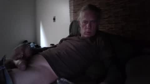 Snapshot of jizzmitten5 chatting on 11-15-25, 08:44 jizzmitten5 online show from 11-15-25, 08:44