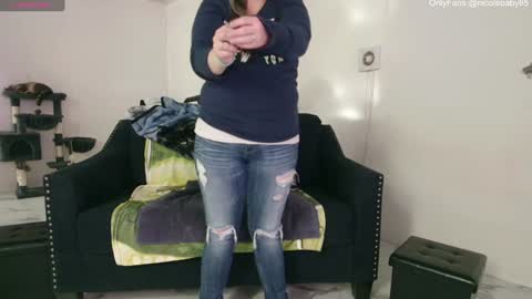 Snapshot of jjjust4fun1985 chatting on 12-12-24, 12:16 Nicole Allen online show from 12-12-24, 12:16