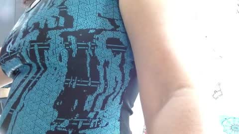 Snapshot of jjquin chatting on 06-08-26, 11:27 JJQUIN online show from 06-08-26, 11:27