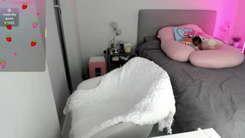 Snapshot of jjulietterose chatting on 09-25-25, 07:50 Juliette Rose online show from 09-25-25, 07:50