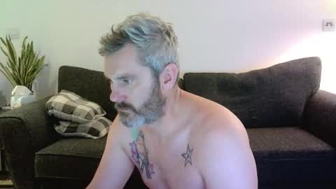 Snapshot of jlasts chatting on 12-14-25, 07:07 Jay online show from 12-14-25, 07:07