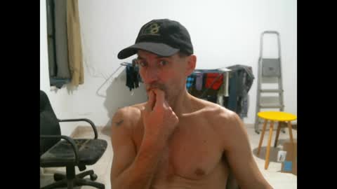 Snapshot of jlmbud chatting on 01-01-25, 12:00 jlmbud online show from 01-01-25, 12:00