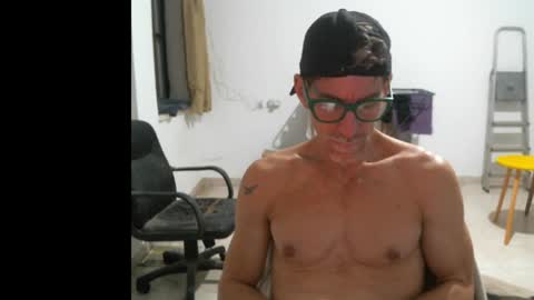 Snapshot of jlmbud chatting on 01-11-25, 07:05 jlmbud online show from 01-11-25, 07:05