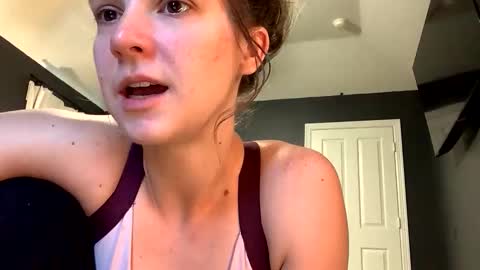 Snapshot of jlynn1997 chatting on 11-15-25, 09:11 jlynn1997 online show from 11-15-25, 09:11