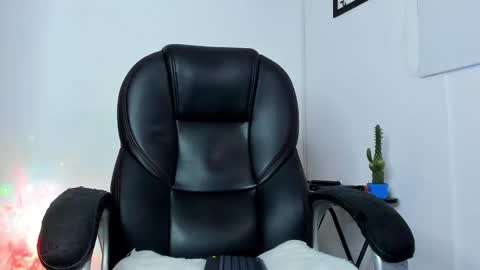 Snapshot of jmortton chatting on 11-01-25, 11:01 IGJmortton online show from 11-01-25, 11:01