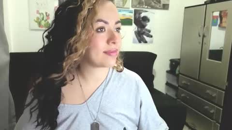 Johana              online show from 04-26-26, 04:48