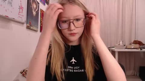 Snapshot of joan_kiss chatting on 10-03-25, 02:47 joan_kiss online show from 10-03-25, 02:47