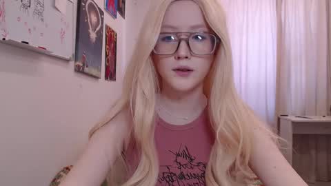 Snapshot of joan_kiss chatting on 03-05-26, 11:28 joan_kiss online show from 03-05-26, 11:28