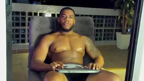 Snapshot of joan_saenz chatting on 12-25-24, 02:35 JOAN SAENZ online show from 12-25-24, 02:35