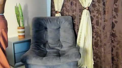 Snapshot of joan_saenz chatting on 02-02-25, 05:42 JOAN SAENZ online show from 02-02-25, 05:42