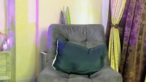 Snapshot of joan_saenz chatting on 02-23-25, 02:04 JOAN SAENZ online show from 02-23-25, 02:04