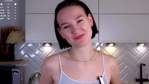 Alice in the country of dreams online show from 10-10-25, 02:21