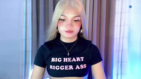 Snapshot of joanna_johnson chatting on 11-15-25, 12:30 joanna_johnson online show from 11-15-25, 12:30