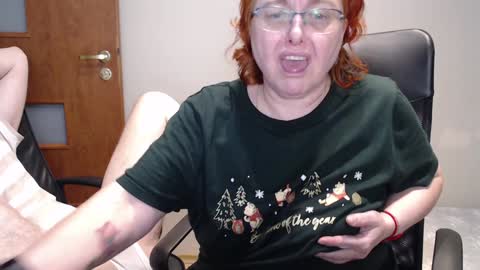 Snapshot of joannaandneighbour chatting on 12-26-24, 06:43 Joanna and Greg online show from 12-26-24, 06:43