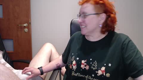 Snapshot of joannaandneighbour chatting on 12-30-24, 08:47 Joanna and Greg online show from 12-30-24, 08:47