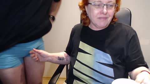 Snapshot of joannaandneighbour chatting on 01-19-25, 07:58 Joanna and Greg online show from 01-19-25, 07:58