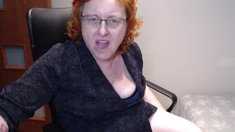 Snapshot of joannaandneighbour chatting on 01-29-25, 02:21 Joanna and Greg online show from 01-29-25, 02:21