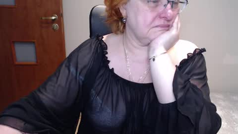 Snapshot of joannaandneighbour chatting on 03-12-25, 09:44 Joanna and Greg online show from 03-12-25, 09:44