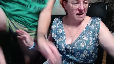 Snapshot of joannaandneighbour chatting on 10-10-25, 08:02 Joanna and Greg online show from 10-10-25, 08:02