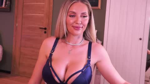 Snapshot of joannee chatting on 06-05-26, 03:18 Joanne online show from 06-05-26, 03:18