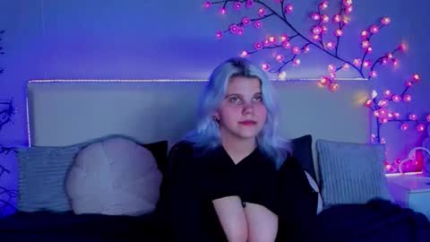 Snapshot of joannlowes chatting on 09-23-25, 08:23 Joann online show from 09-23-25, 08:23