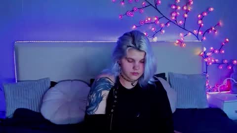 Snapshot of joannlowes chatting on 09-24-25, 08:23 Joann online show from 09-24-25, 08:23