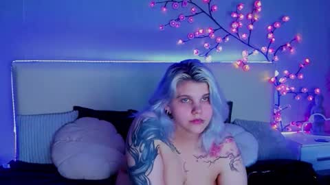 Snapshot of joannlowes chatting on 10-06-25, 10:51 Joann online show from 10-06-25, 10:51