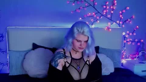 Snapshot of joannlowes chatting on 10-21-25, 08:09 Joann online show from 10-21-25, 08:09