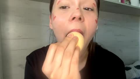 Mila online show from 04-28-26, 09:58