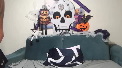 Snapshot of jodogs chatting on 10-29-25, 10:28 Tiberius online show from 10-29-25, 10:28