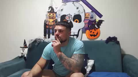 Snapshot of jodogs chatting on 11-08-25, 02:06 Tiberius online show from 11-08-25, 02:06