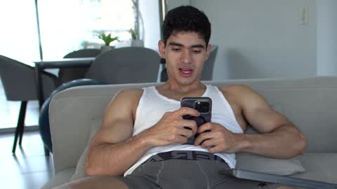 joe_steel1 online show from 12-09-24, 04:47