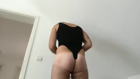 Snapshot of joejose03 chatting on 10-19-25, 09:54 joejose03 online show from 10-19-25, 09:54