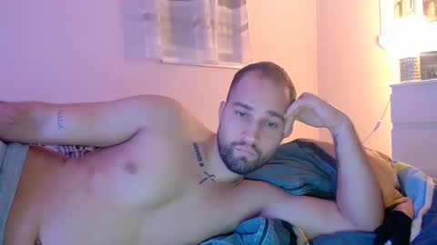 Snapshot of joel044 chatting on 11-17-25, 03:29 joel044 online show from 11-17-25, 03:29