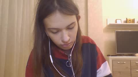 Jennifer online show from 09-29-25, 02:11