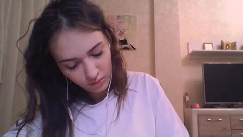 Jennifer online show from 11-21-25, 05:22